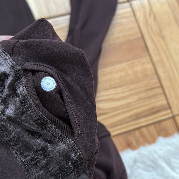 Lulu lemon capri leggings - Picture 3 of 4